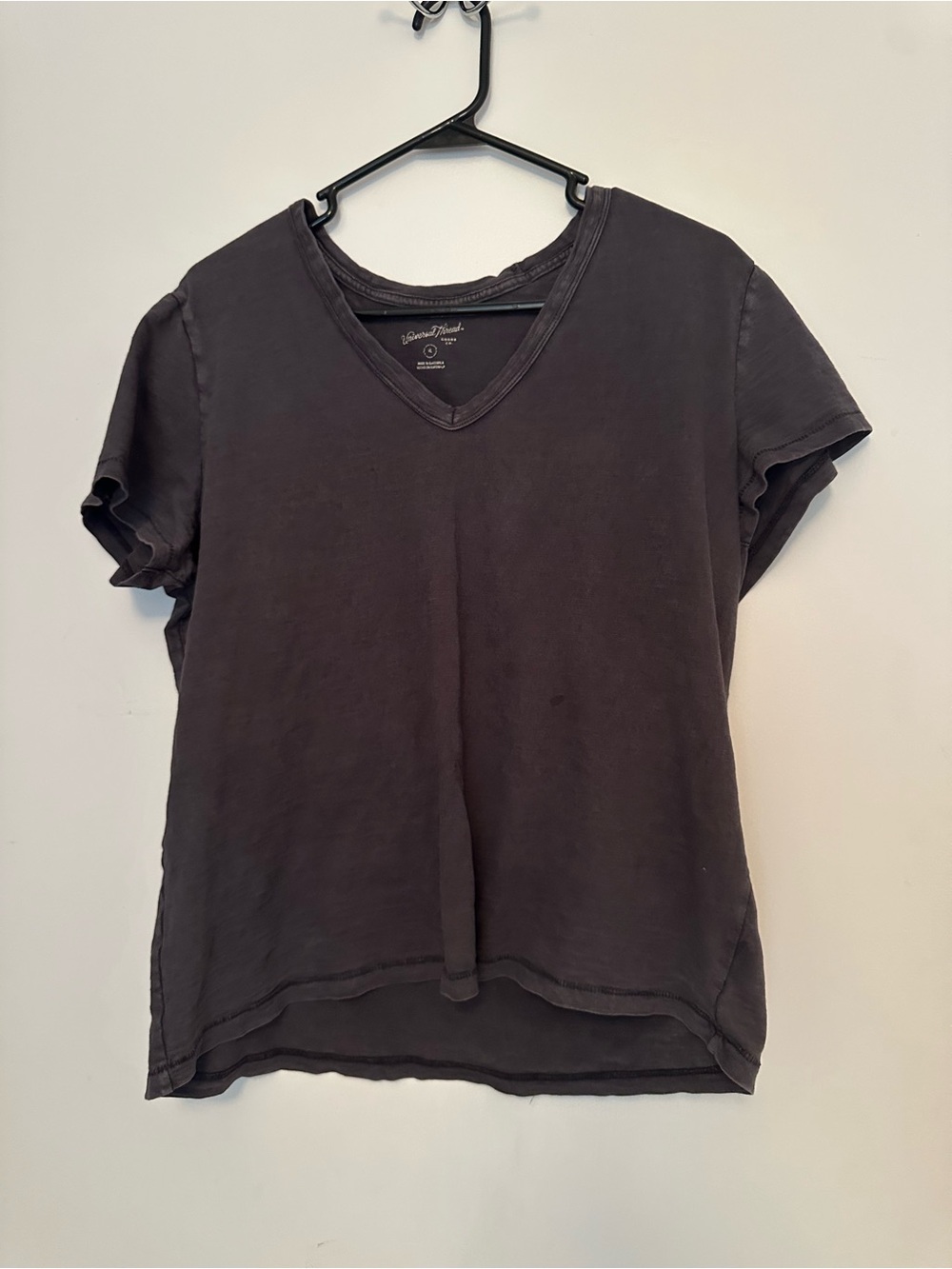 Universal Thread Washed Cotton V-Neck Tee - Picture 2 of 4